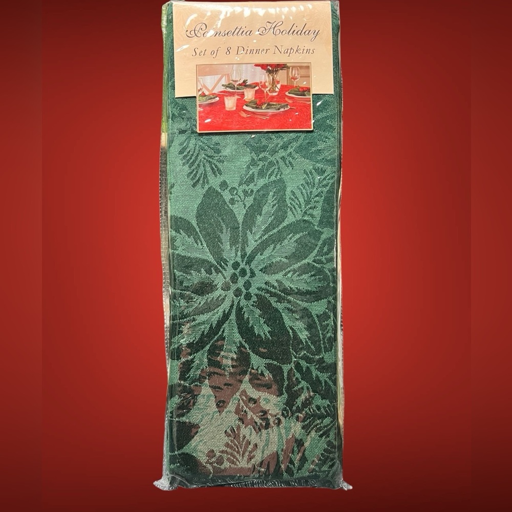 Set of 8 Vintage Holiday Green poinsettia  Dinner Napkins Cotton Polyester